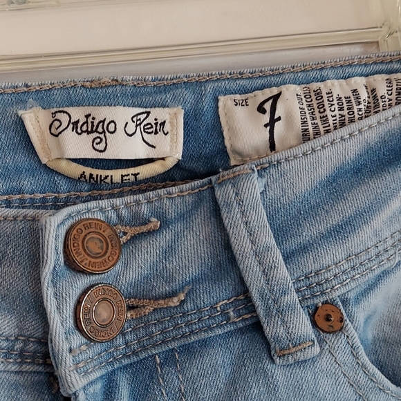 Indigo Reign Skinny Jeans - Picture 3 of 5